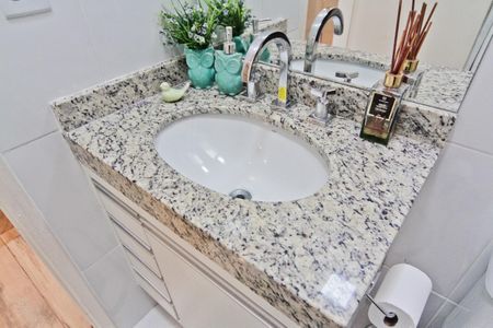 Casa à venda com 86m², 3 quartos e 2 vagas Casa à venda com 86m², 3 quartos e 2 vagasBanheiro