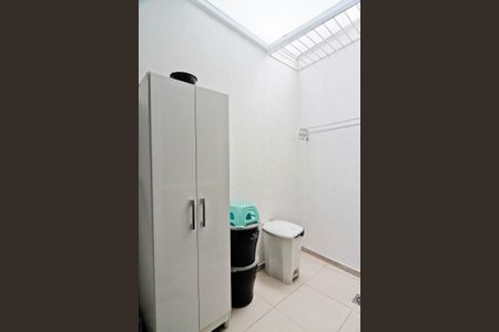 Casa à venda com 86m², 3 quartos e 2 vagas Casa à venda com 86m², 3 quartos e 2 vagasÁrea de Serviço