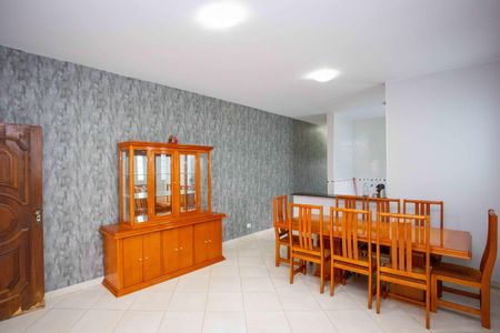 Sala de casa para alugar com 2 quartos, 135m² em Cidade Júlia, São Paulo