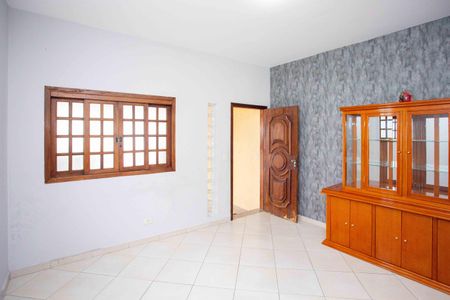 Sala de casa para alugar com 2 quartos, 135m² em Cidade Júlia, São Paulo