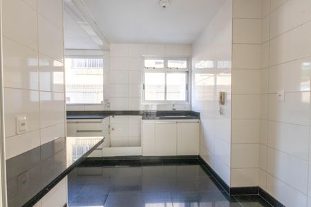 Apartamento para alugar com 115m², 3 quartos e 2 vagas Apartamento para alugar com 115m², 3 quartos e 2 vagasCozinha
