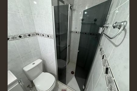 Banheiro de apartamento para alugar com 2 quartos, 48m² em Jardim Santa Teresinha, São Paulo