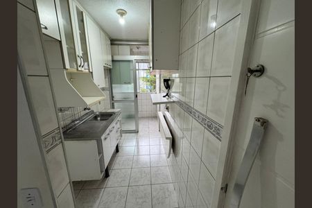 Cozinha de apartamento para alugar com 2 quartos, 48m² em Jardim Santa Teresinha, São Paulo