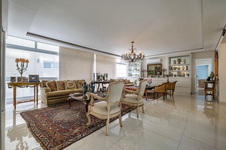 Apartamento à venda com 192m², 3 quartos e 1 vaga Apartamento à venda com 192m², 3 quartos e 1 vagaSala/Cozinha