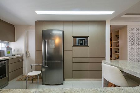 Apartamento à venda com 192m², 3 quartos e 1 vaga Apartamento à venda com 192m², 3 quartos e 1 vagaSala/Cozinha