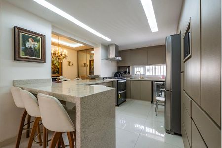 Apartamento à venda com 192m², 3 quartos e 1 vaga Apartamento à venda com 192m², 3 quartos e 1 vagaSala/Cozinha