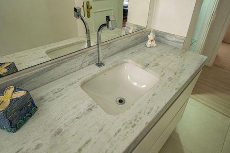 Apartamento à venda com 192m², 3 quartos e 1 vaga Apartamento à venda com 192m², 3 quartos e 1 vagaBanheiro