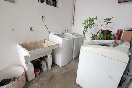 Casa à venda com 238m², 4 quartos e 6 vagas Casa à venda com 238m², 4 quartos e 6 vagasÁrea de Serviço