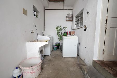 Casa à venda com 238m², 4 quartos e 6 vagas Casa à venda com 238m², 4 quartos e 6 vagasÁrea de Serviço