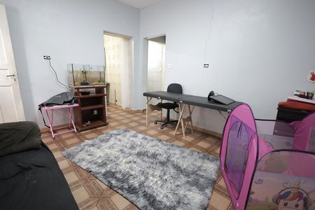 Casa à venda com 238m², 4 quartos e 6 vagas Casa à venda com 238m², 4 quartos e 6 vagasQuarto 2