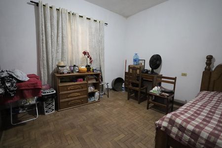 Casa à venda com 238m², 4 quartos e 6 vagas Casa à venda com 238m², 4 quartos e 6 vagasQuarto 1