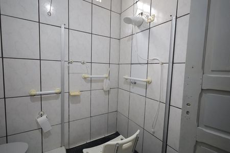 Casa à venda com 238m², 4 quartos e 6 vagas Casa à venda com 238m², 4 quartos e 6 vagasBanheiro 1