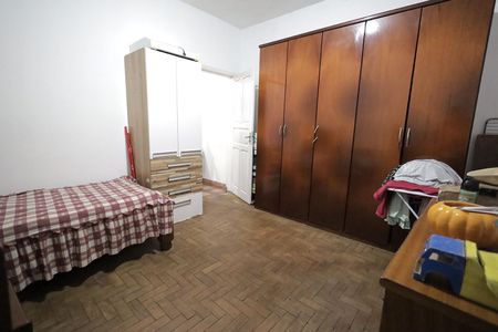 Casa à venda com 238m², 4 quartos e 6 vagas Casa à venda com 238m², 4 quartos e 6 vagasQuarto 1