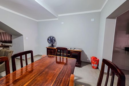 Casa à venda com 132m², 3 quartos e 2 vagas