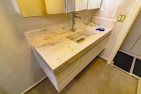 Apartamento para alugar com 142m², 4 quartos e 3 vagas