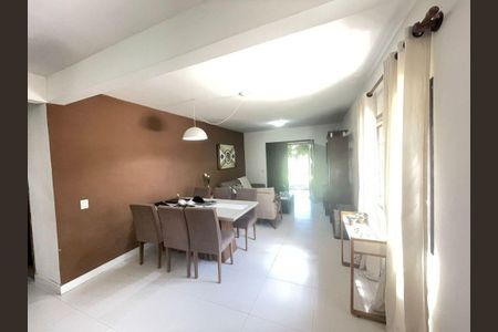 Casa à venda com 2 quartos, 127m² em Piratininga, Niterói