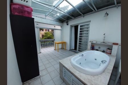 Casa à venda com 192m², 3 quartos e 2 vagas