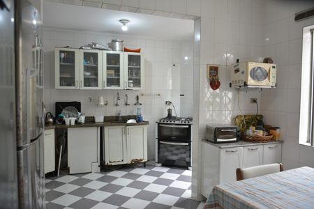 Casa à venda com 192m², 3 quartos e 2 vagas
