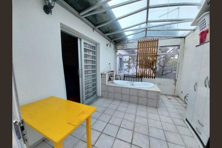 Casa à venda com 192m², 3 quartos e 2 vagas