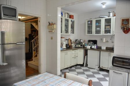 Casa à venda com 192m², 3 quartos e 2 vagas