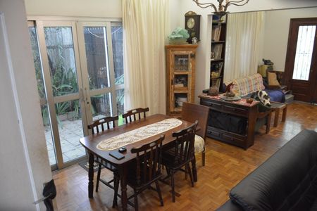 Casa à venda com 192m², 3 quartos e 2 vagas