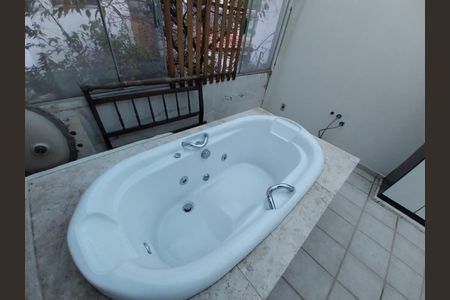 Casa à venda com 192m², 3 quartos e 2 vagas