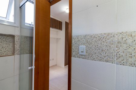 Casa de condomínio para alugar com 112m², 3 quartos e 1 vaga Casa de condomínio para alugar com 112m², 3 quartos e 1 vagaBanheiro da Suíte 2