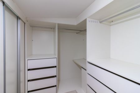 Casa de condomínio para alugar com 112m², 3 quartos e 1 vaga Casa de condomínio para alugar com 112m², 3 quartos e 1 vagaCloset da Suíte 3