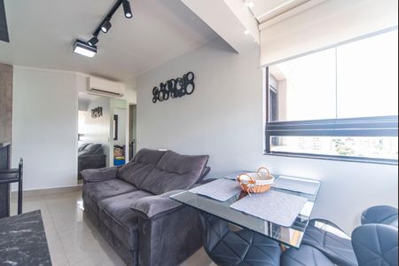 Sala de apartamento à venda com 2 quartos, 46m² em Campestre, Santo André