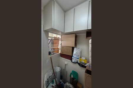 Apartamento à venda com 173m², 3 quartos e 2 vagas Apartamento à venda com 173m², 3 quartos e 2 vagasQuarto de apoio a Área de Serviço