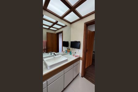 Apartamento à venda com 173m², 3 quartos e 2 vagas Apartamento à venda com 173m², 3 quartos e 2 vagasBanheiro da Suíte