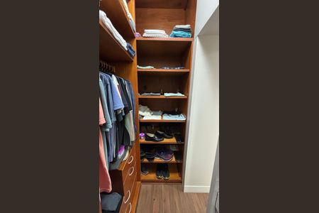 Apartamento à venda com 173m², 3 quartos e 2 vagas Apartamento à venda com 173m², 3 quartos e 2 vagasCloset da Suíte