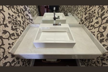 Apartamento à venda com 173m², 3 quartos e 2 vagas Apartamento à venda com 173m², 3 quartos e 2 vagasLavabo