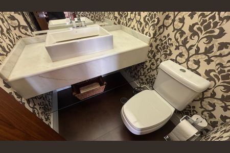 Apartamento à venda com 173m², 3 quartos e 2 vagas Apartamento à venda com 173m², 3 quartos e 2 vagasLavabo