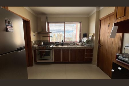 Apartamento à venda com 173m², 3 quartos e 2 vagas Apartamento à venda com 173m², 3 quartos e 2 vagasCozinha