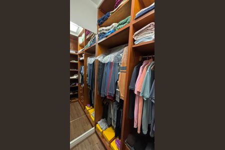 Apartamento à venda com 173m², 3 quartos e 2 vagas Apartamento à venda com 173m², 3 quartos e 2 vagasCloset da Suíte