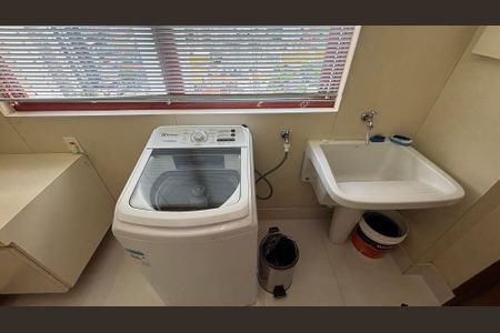 Apartamento à venda com 173m², 3 quartos e 2 vagas Apartamento à venda com 173m², 3 quartos e 2 vagasÁrea de Serviço