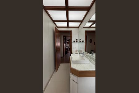 Apartamento à venda com 173m², 3 quartos e 2 vagas Apartamento à venda com 173m², 3 quartos e 2 vagasBanheiro