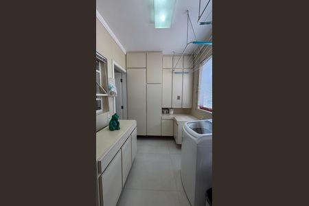Apartamento à venda com 173m², 3 quartos e 2 vagas Apartamento à venda com 173m², 3 quartos e 2 vagasÁrea de Serviço