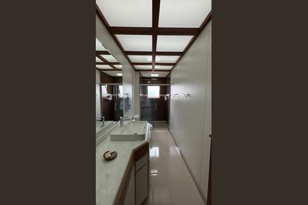 Apartamento à venda com 173m², 3 quartos e 2 vagas Apartamento à venda com 173m², 3 quartos e 2 vagasBanheiro