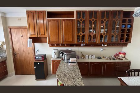 Apartamento à venda com 173m², 3 quartos e 2 vagas Apartamento à venda com 173m², 3 quartos e 2 vagasCozinha