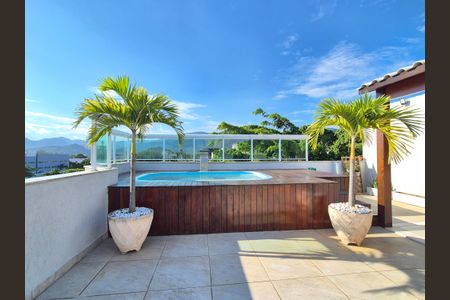 Apartamento para alugar com 300m², 4 quartos e 3 vagas Apartamento para alugar com 300m², 4 quartos e 3 vagasTerraço