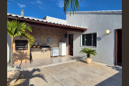 Apartamento para alugar com 300m², 4 quartos e 3 vagas Apartamento para alugar com 300m², 4 quartos e 3 vagasTerraço