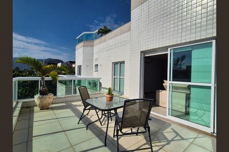 Apartamento para alugar com 300m², 4 quartos e 3 vagas Apartamento para alugar com 300m², 4 quartos e 3 vagasVaranda