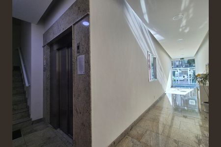 Apartamento para alugar com 300m², 4 quartos e 3 vagas Apartamento para alugar com 300m², 4 quartos e 3 vagasHall de entrada