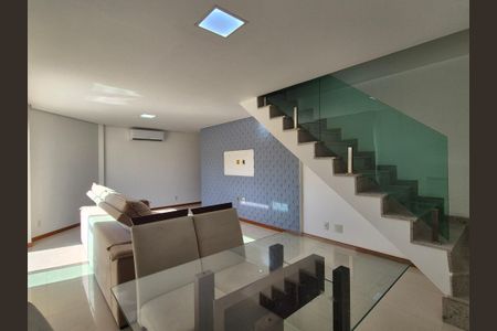 Apartamento para alugar com 300m², 4 quartos e 3 vagas Apartamento para alugar com 300m², 4 quartos e 3 vagasSala