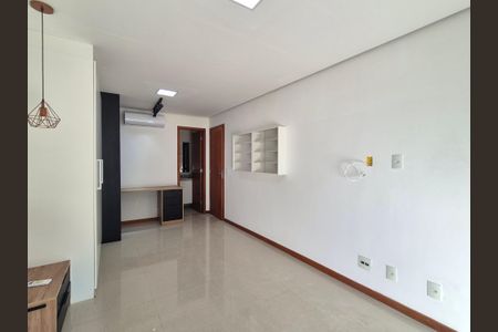Apartamento para alugar com 300m², 4 quartos e 3 vagas Apartamento para alugar com 300m², 4 quartos e 3 vagasSuíte