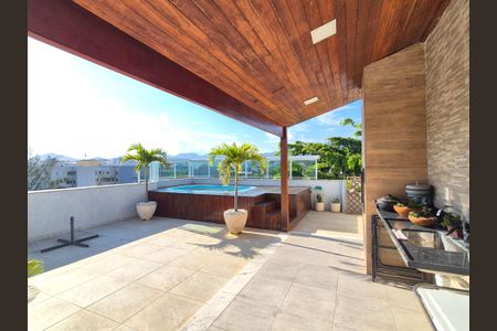 Apartamento para alugar com 300m², 4 quartos e 3 vagas Apartamento para alugar com 300m², 4 quartos e 3 vagasTerraço