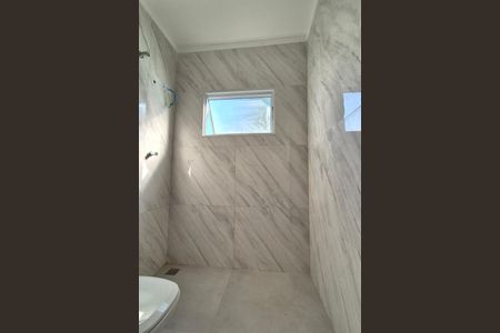 Casa à venda com 128m², 3 quartos e 2 vagasBanheiro