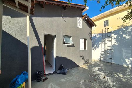 Casa à venda com 128m², 3 quartos e 2 vagasFachada Fundos 